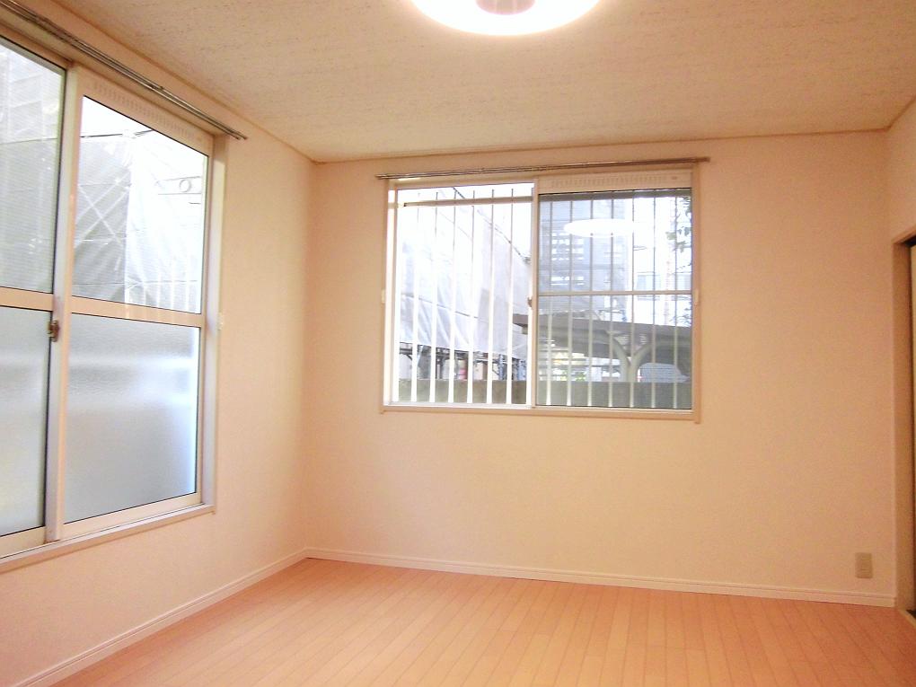 Other room space. Western-style 6 Pledge