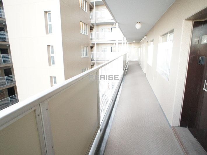 Other common areas. Shared corridor that well-managed