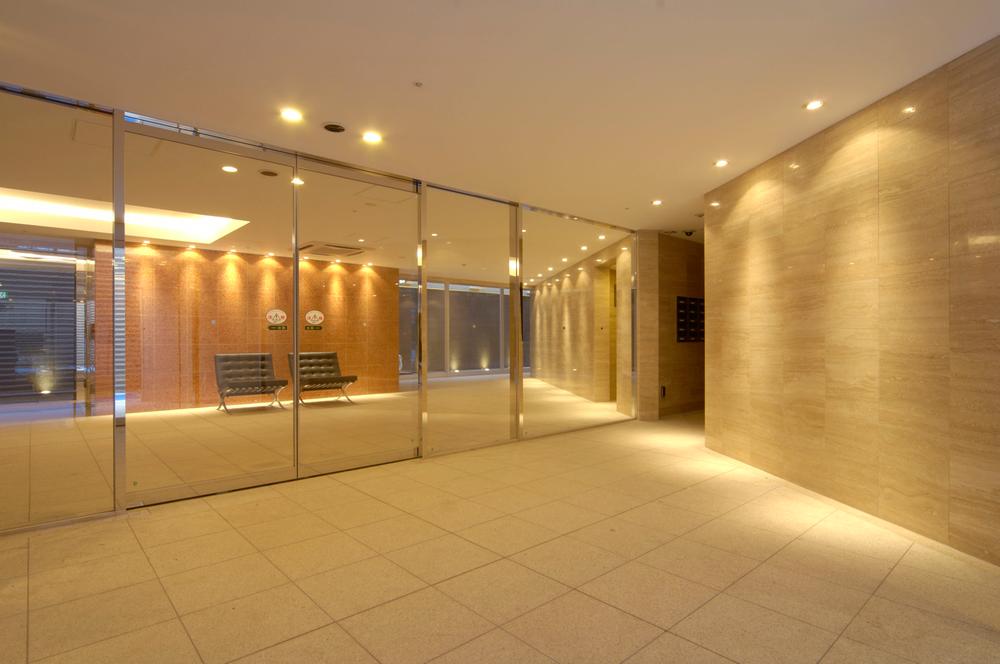 Entrance. Common areas