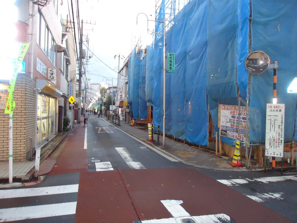 Local photos, including front road. Local (11 May 2013) Shooting