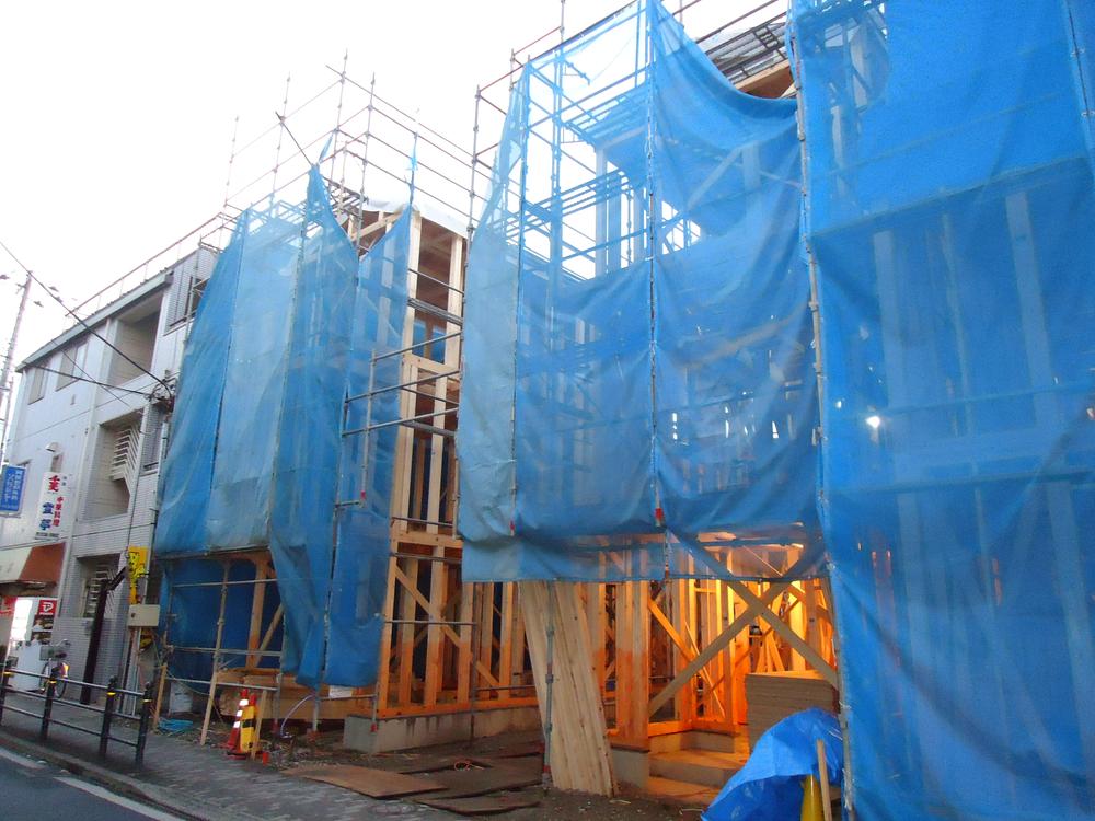 Local photos, including front road. Local (11 May 2013) Shooting