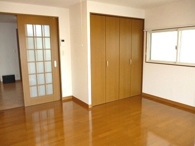 Living and room. 3 face lighting of the corner room