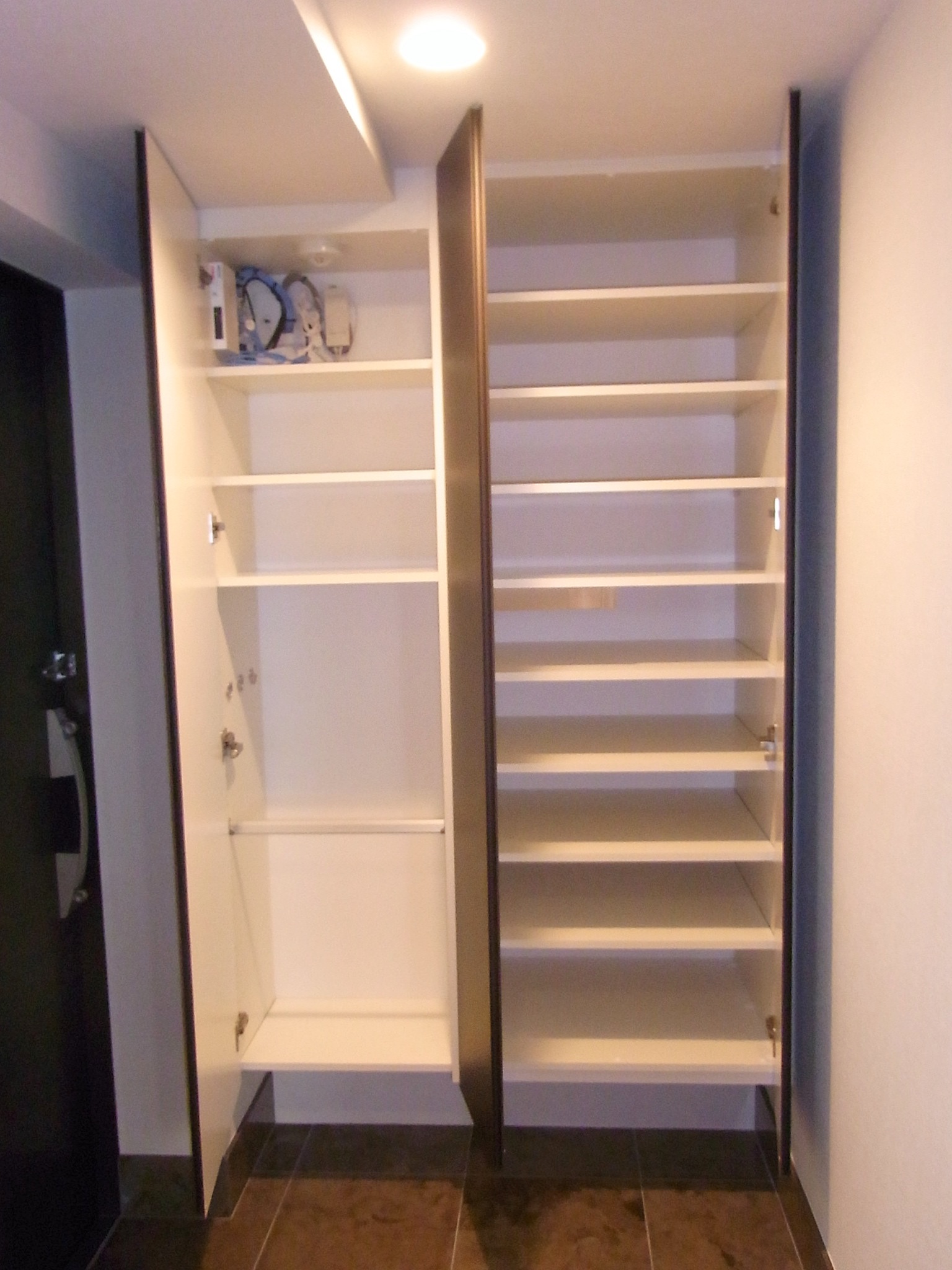 Entrance. Also storage capacity shoes cloak ◎