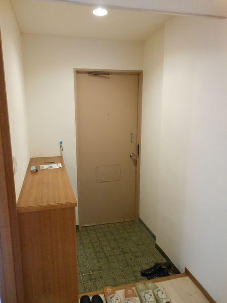 Entrance. Entrance (2013 October shooting)