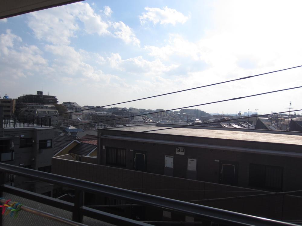 View photos from the dwelling unit. View from local (11 May 2011) Shooting