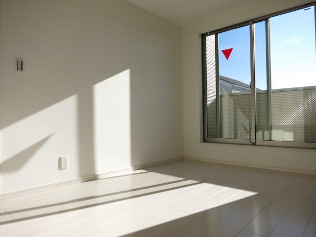 Non-living room. Same specifications