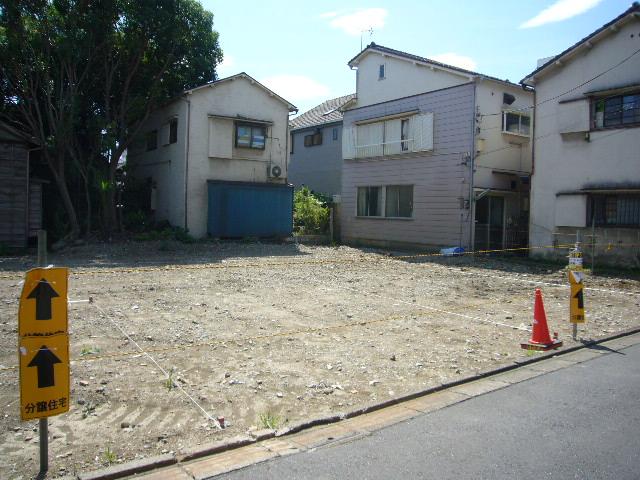 Local appearance photo. Local (10 May 2013) Shooting