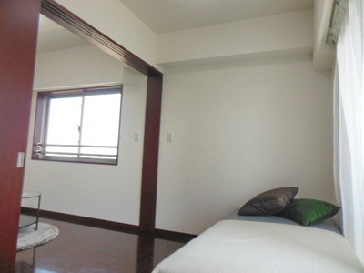 Other room space. Bright floor room