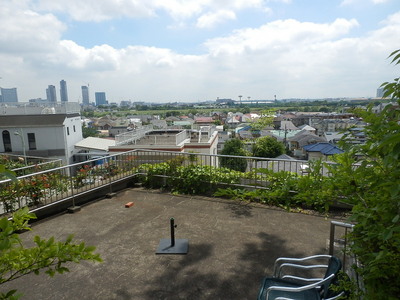 Other common areas. Barbecue allowed on the roof terrace