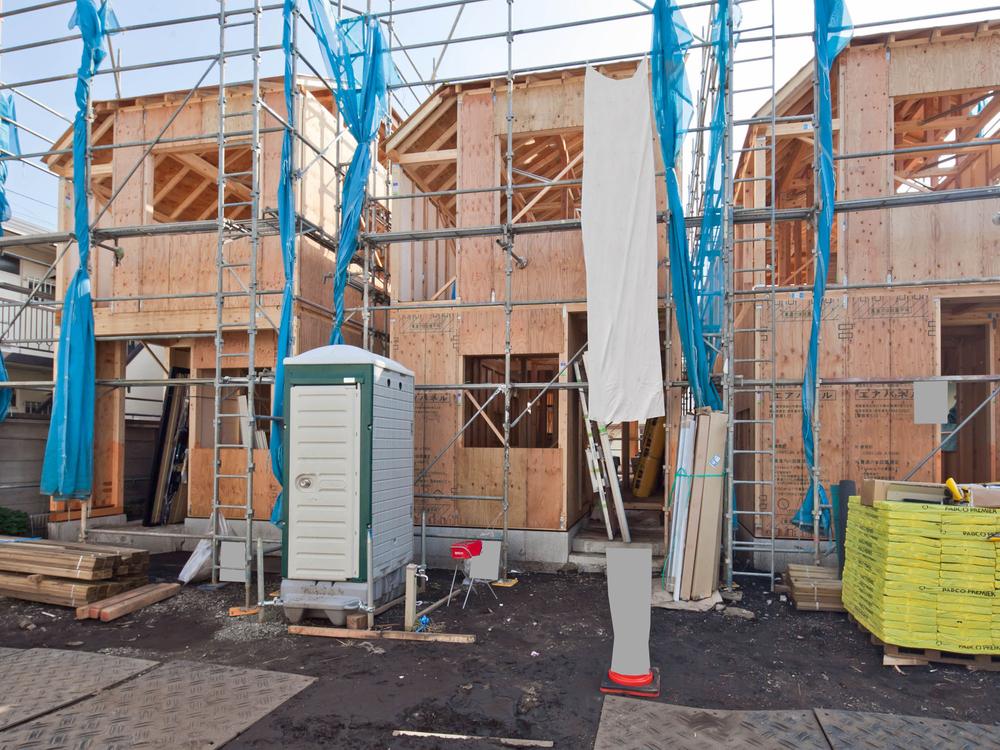 Local photos, including front road. Local (10 May 2013) Shooting