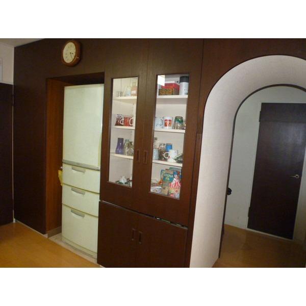 Non-living room. Refrigerator space