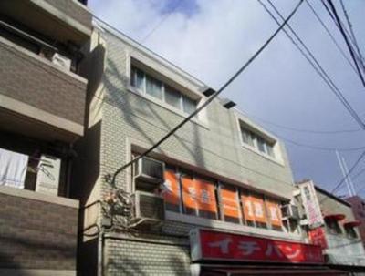 Building appearance. A 5-minute walk from the Ōokayama Station