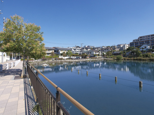 Surrounding environment. Koike park (walk 21 minutes, About 1680m)