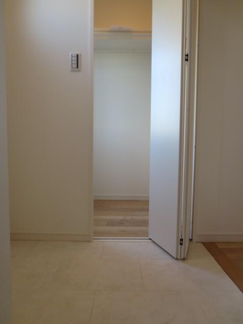 Entrance. Bright entrance with a window