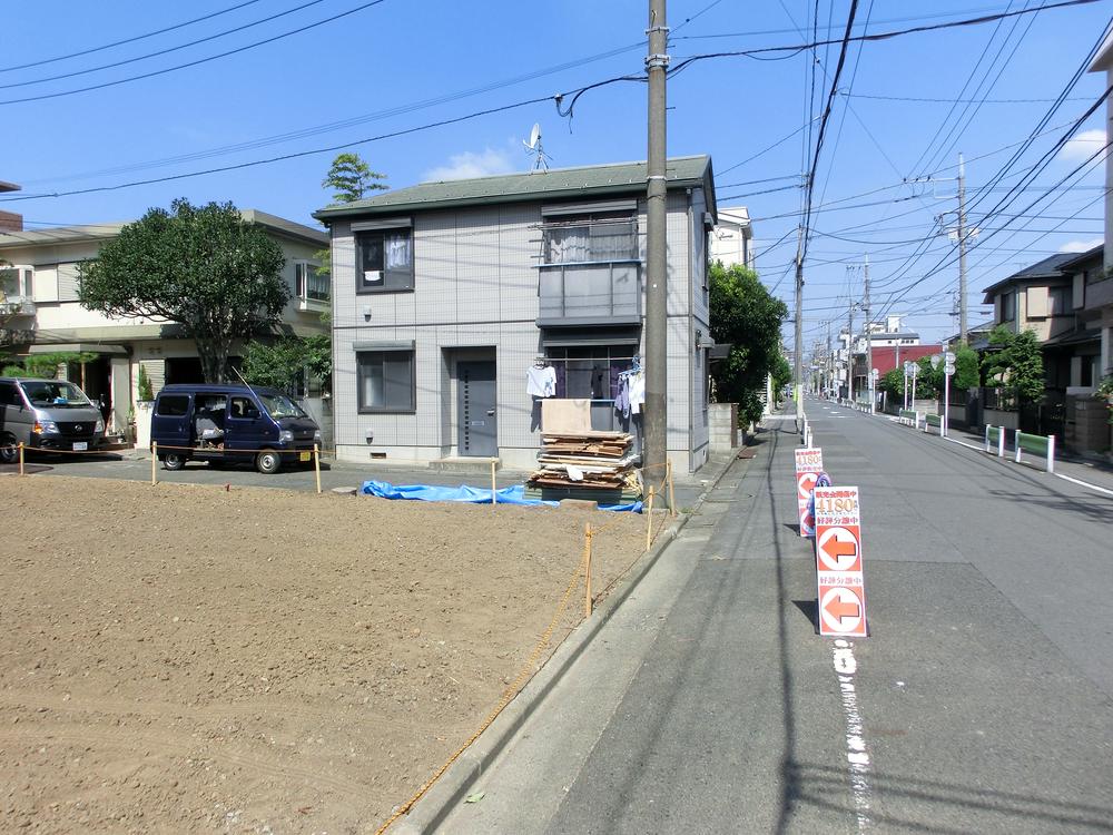 Local photos, including front road. Local shooting