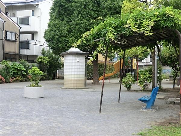 park. 97m to the south two children's park