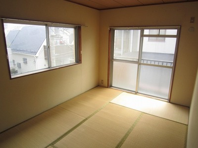 Other room space. Two-sided lighting