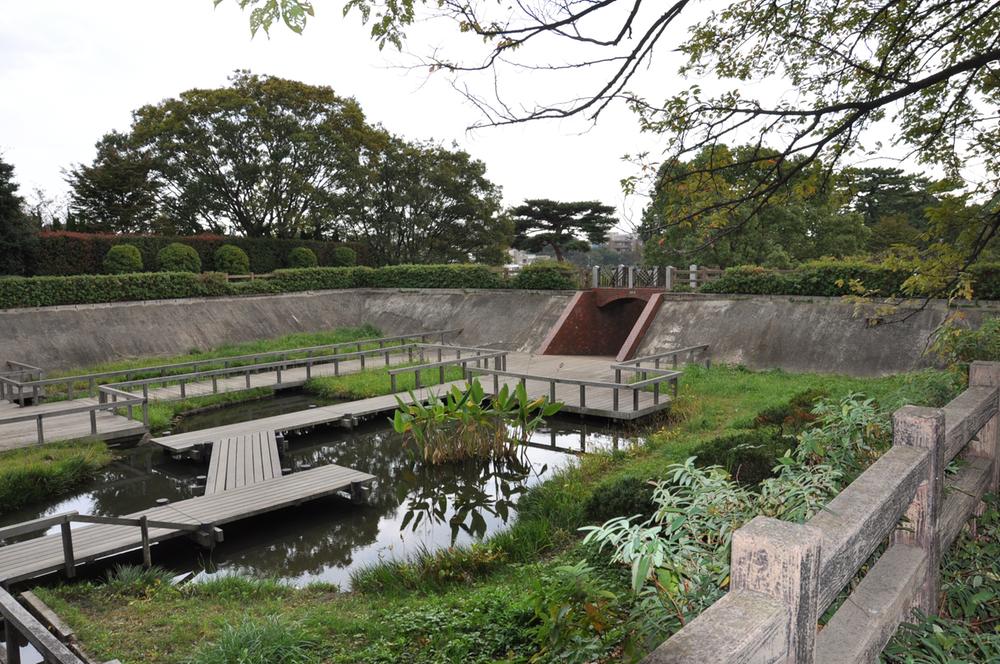 Other. There is also near the Tama River board park. It is a residential land of great environment.