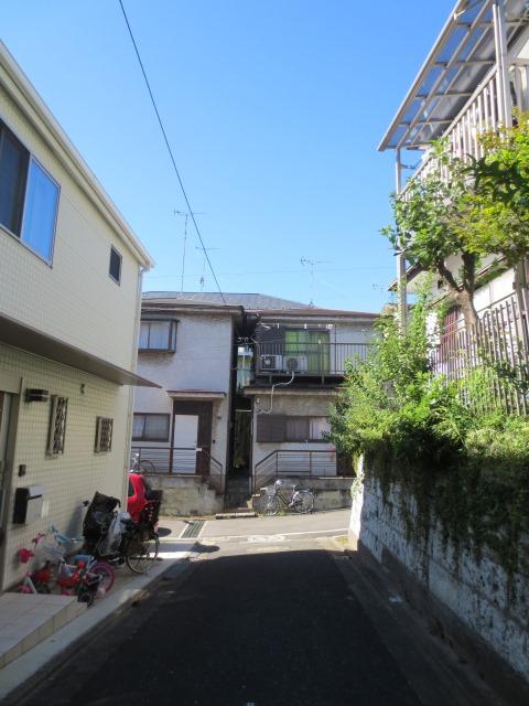 Local photos, including front road. Local photos, including the front road