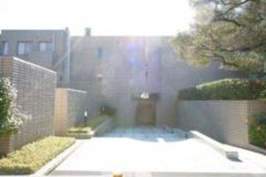 Local appearance photo. Exterior (1)