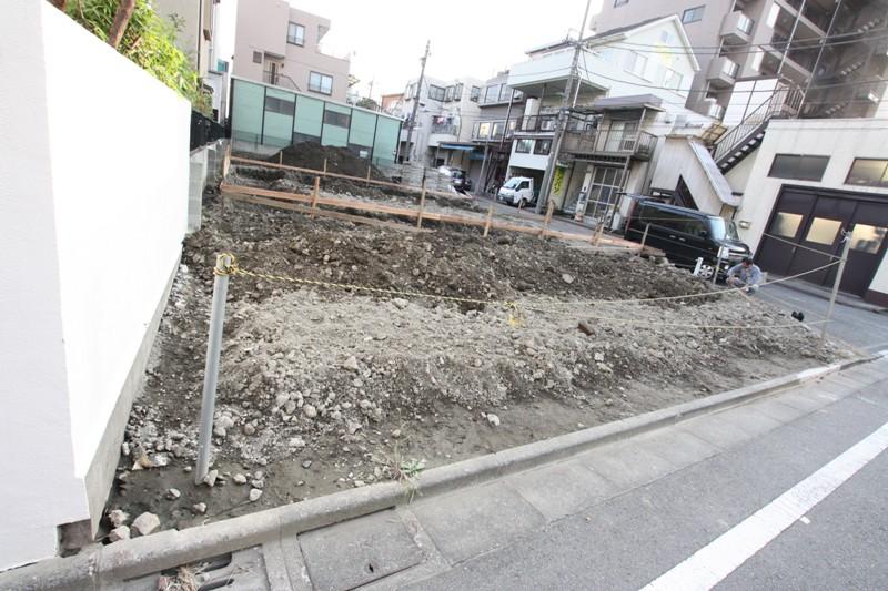 Local appearance photo. 3-storey newly built single-family of room in a quiet residential area. There is one parking space in each building. 
