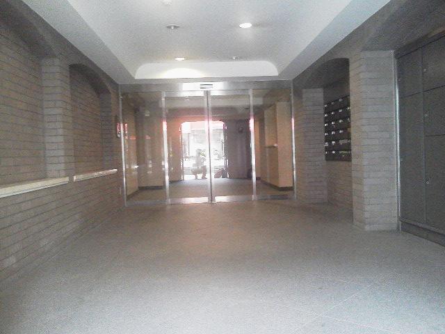 Entrance. Common areas