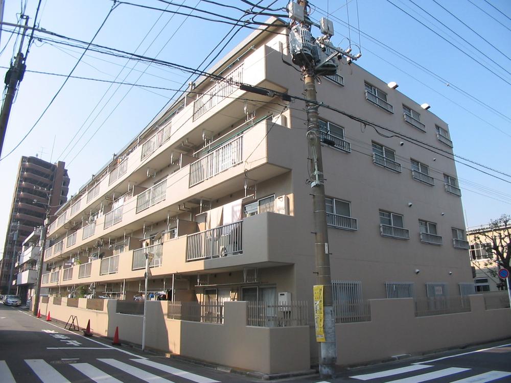 Local appearance photo. Local (11 May 2010) Shooting