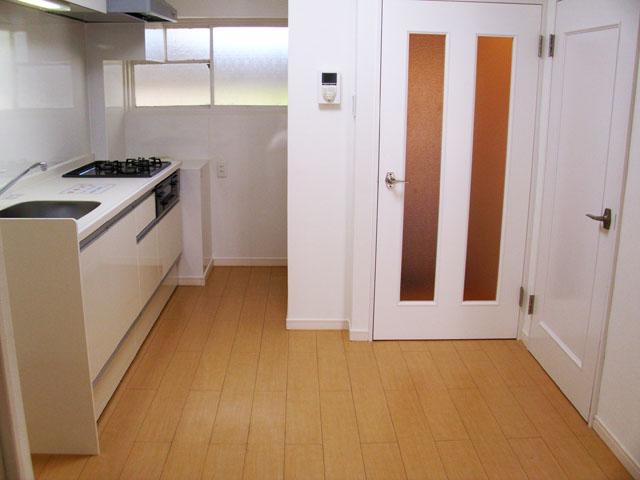 Living. dining kitchen