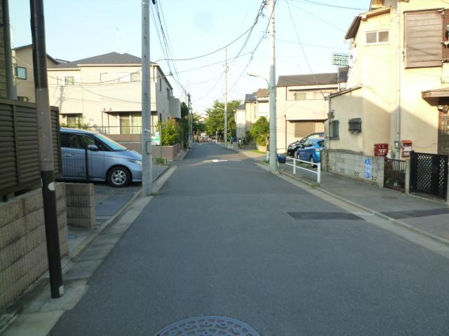 Local photos, including front road. Local (11 May 2013) Shooting