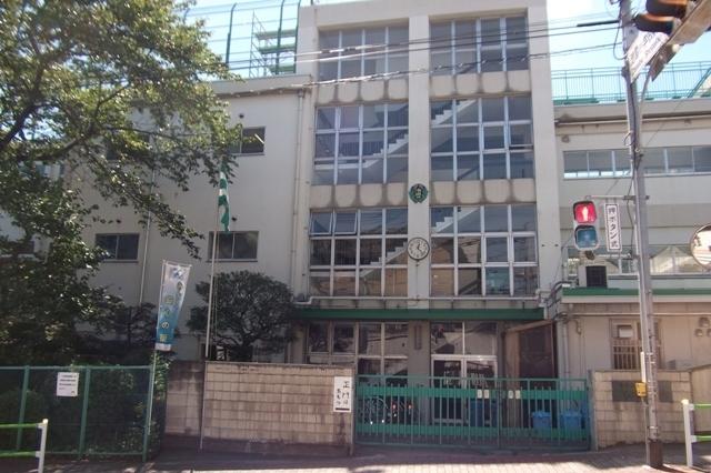 Primary school. 507m to Ota Tatsuchi snow Elementary School