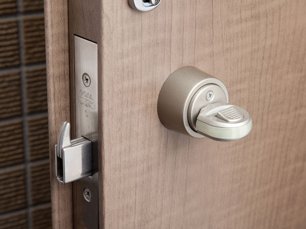 Security.  [Crime prevention thumb turn (upper part only) ・ Kamajo] Crime prevention prevent incorrect tablet using a wire like thumb, It has adopted a sickle lock to take effect against vandalism. (Same specifications)