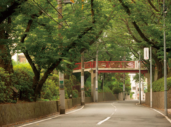 Surrounding environment. Sakurazaka (about 360m ・ A 5-minute walk)