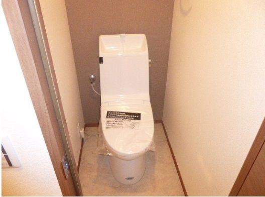 Toilet. ~ November 28, the interior has been completed ~