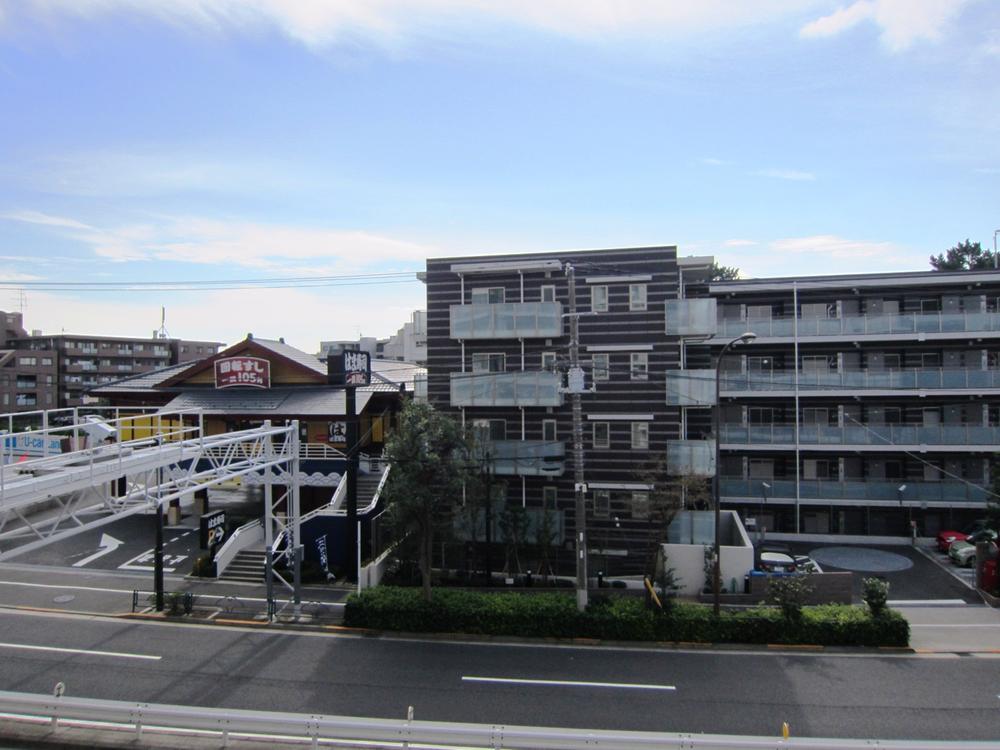 View photos from the dwelling unit. View from the site (October 2013) Shooting