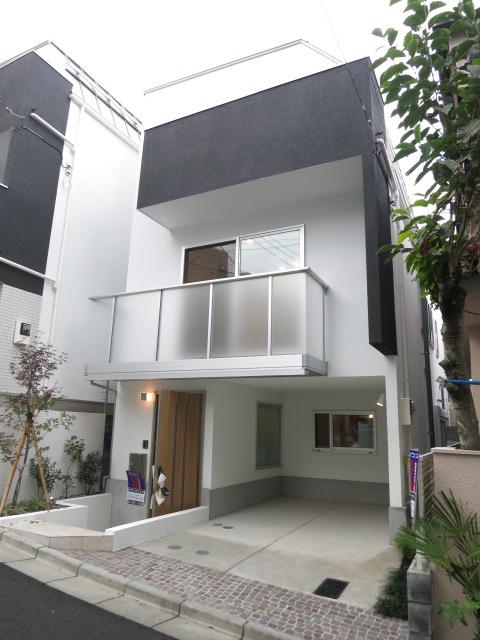 Local appearance photo. B Building Local (11 May 2013) Shooting