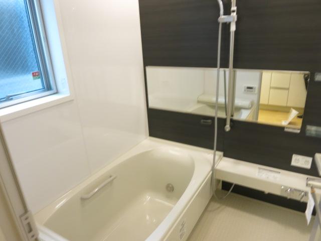 Bathroom. B Building Indoor (11 May 2013) Shooting