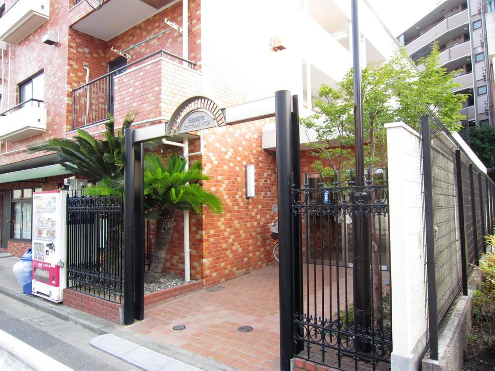 Entrance. Common areas (July 2013) Shooting