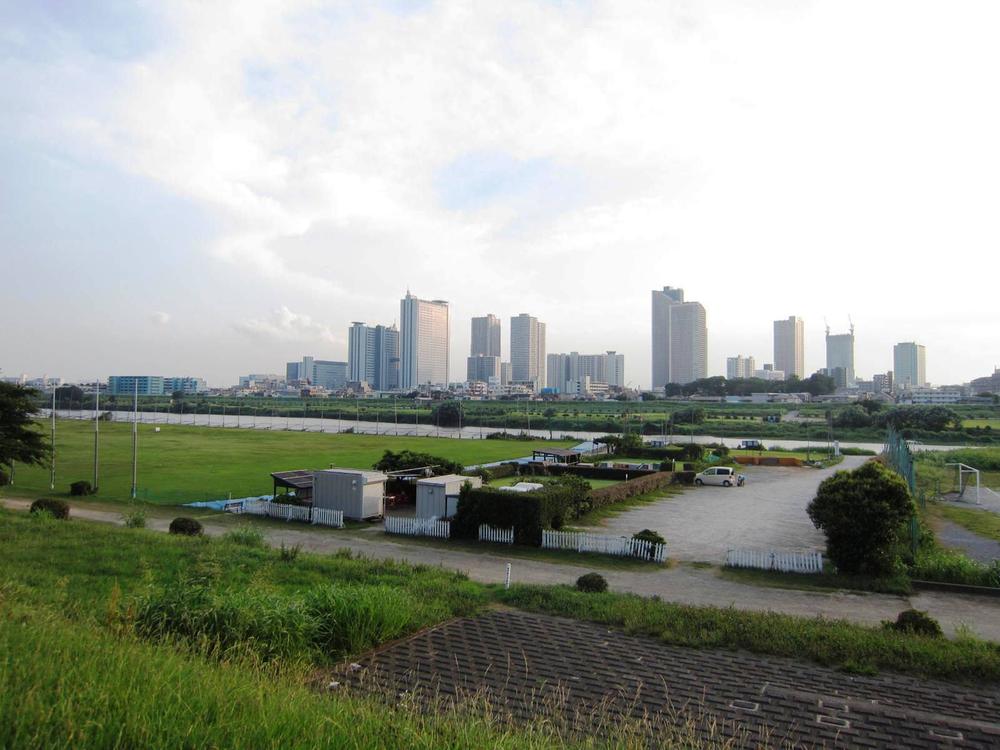 Streets around. About 100m Tamagawa river (July 2013) of (2-minute walk) Shooting