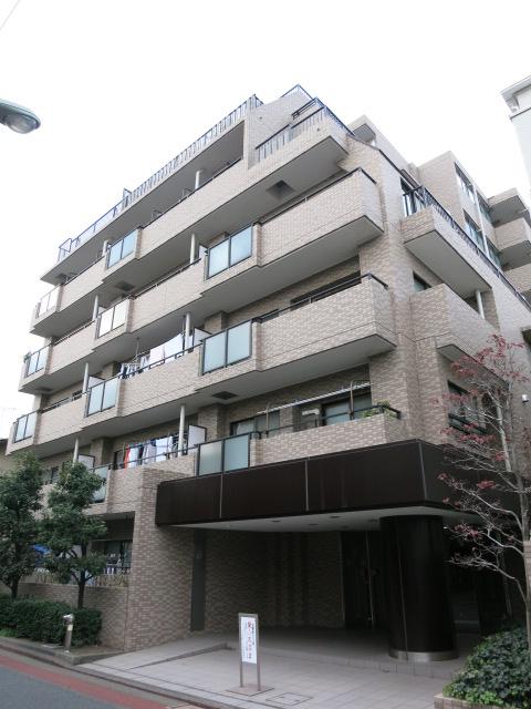 Local appearance photo. Local (12 May 2013) Shooting