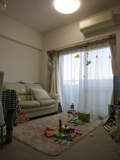 Living. Indoor (12 May 2013) Shooting