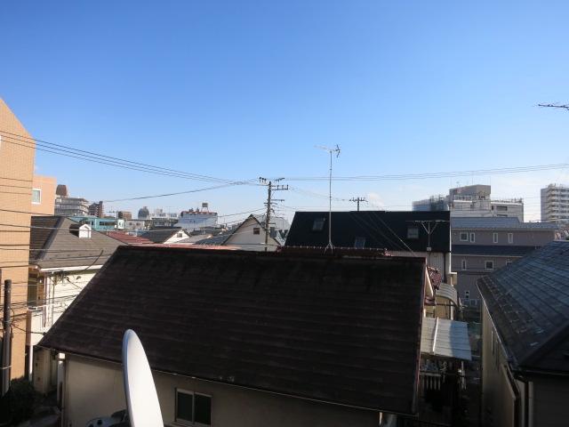 View photos from the dwelling unit. View from the site (December 2013) Shooting