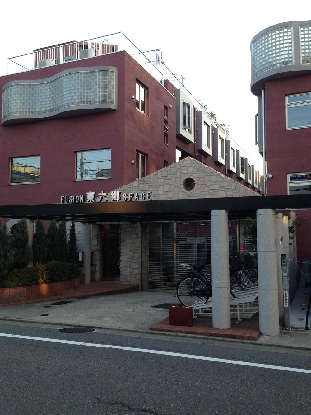 Local appearance photo. Heisei large-scale repair work carried out has been to 25 July. Beautiful designer apartment.