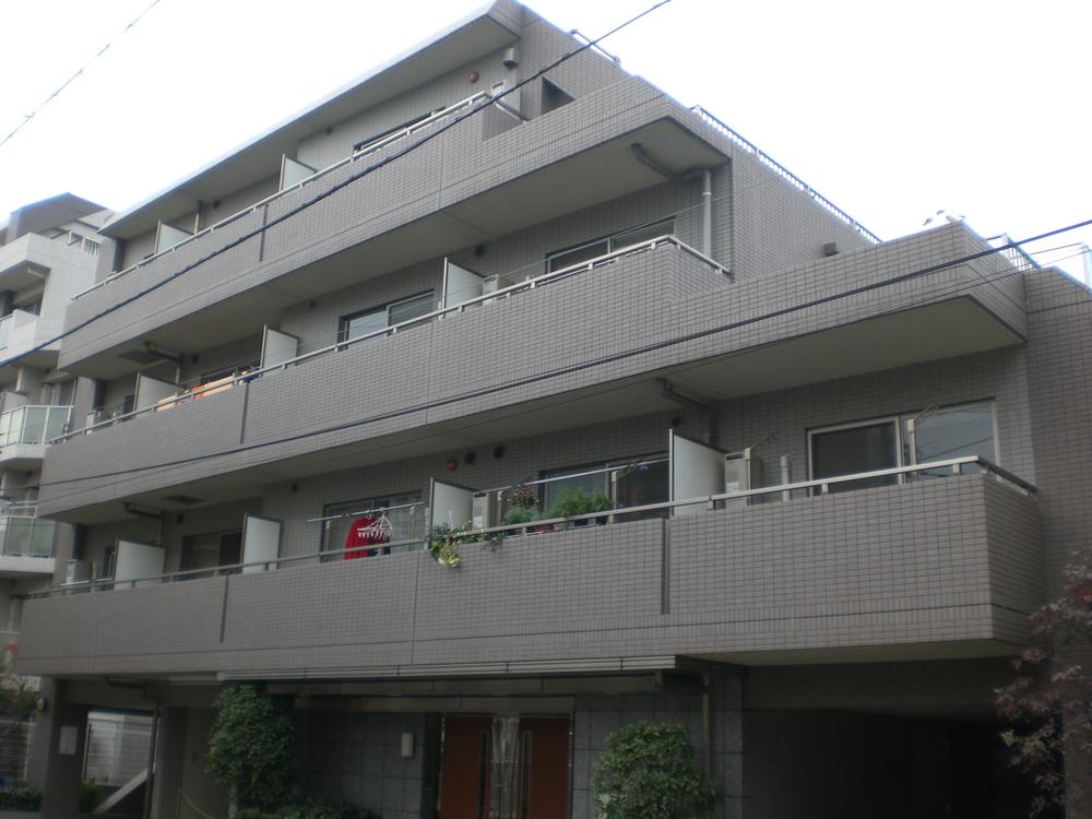 Local appearance photo. Local (12 May 2013) Shooting