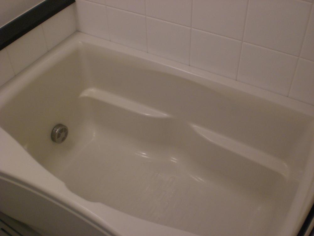 Bathroom. Indoor (12 May 2013) Shooting