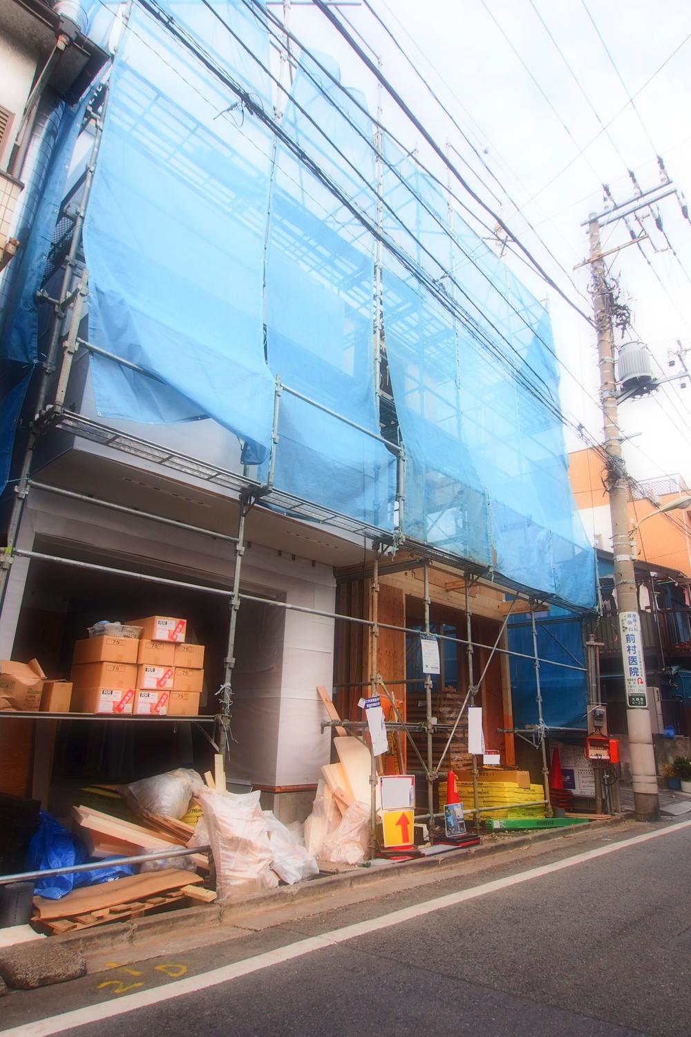 Local appearance photo. Local (12 May 2013) Shooting