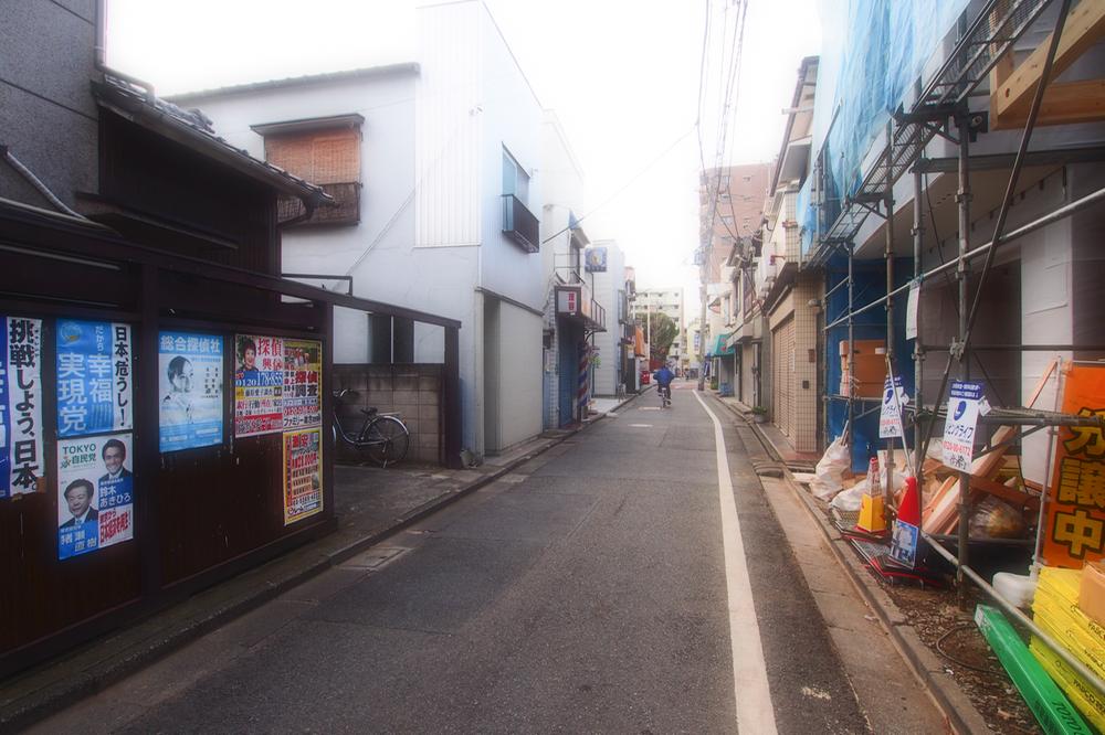 Local photos, including front road. Local (12 May 2013) Shooting