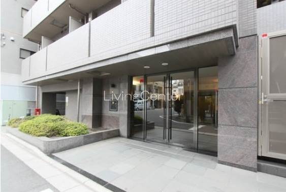 Entrance. Luxurious entrance!