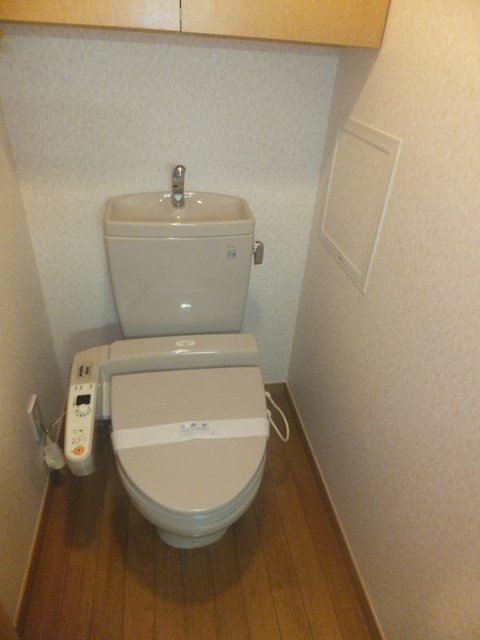 Toilet. Popular with Washlet!