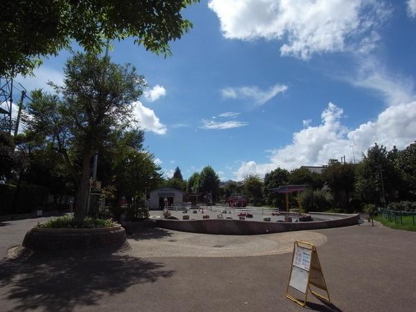 Other local. East Chofu park