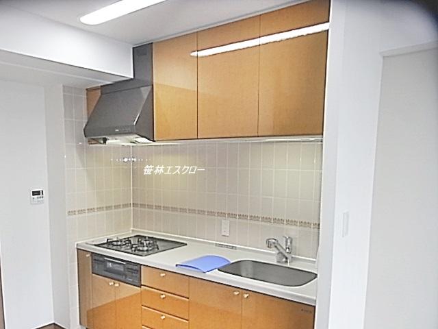 Kitchen. System kitchen
